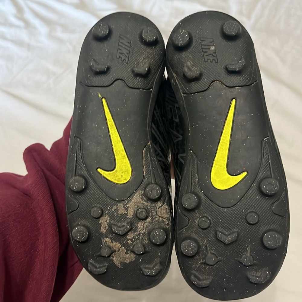 cleats - Picture 3 of 4